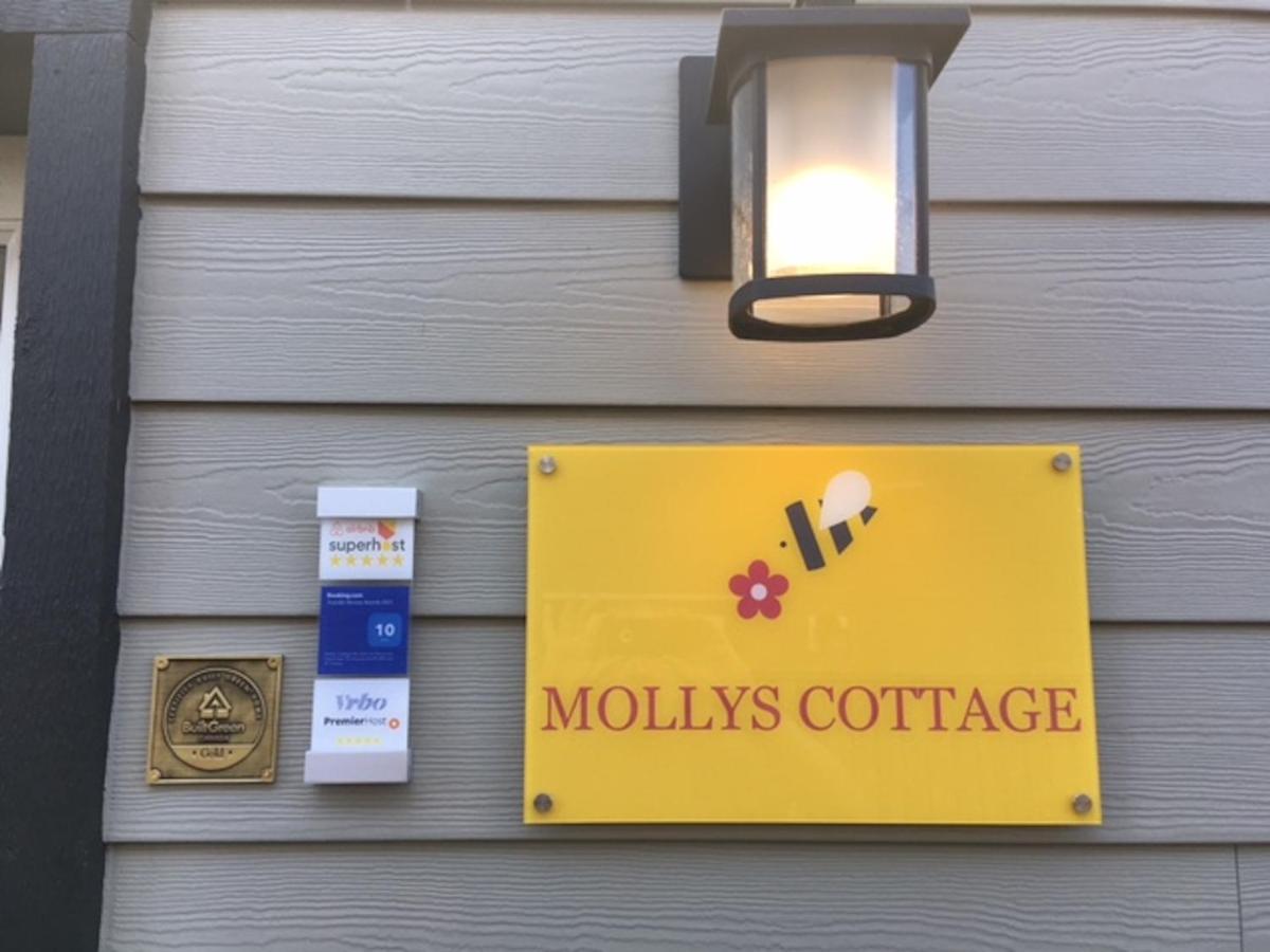 Mollys Cottage-The Suite On Vancouver Island Near Yyj Airport And The Wa And Bc Ferries North Saanich Eksteriør bilde